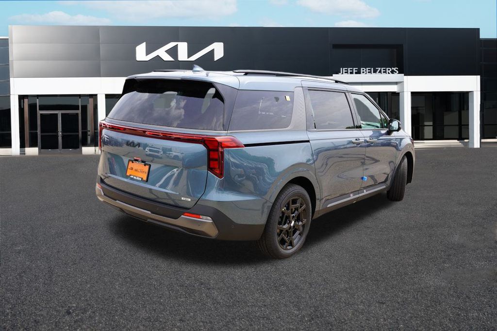 2026 Kia Carnival SX photo 3