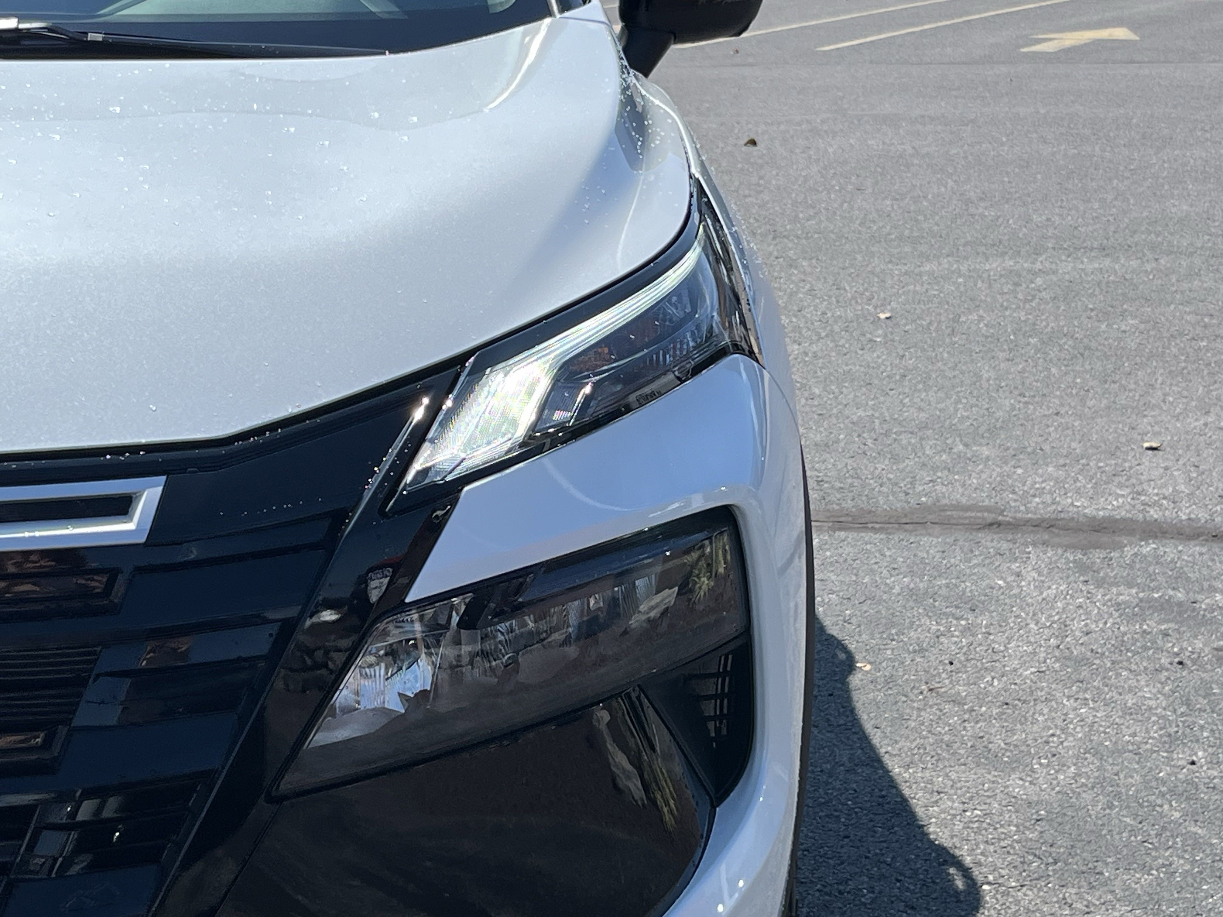 2026 Nissan Rogue SV photo 2