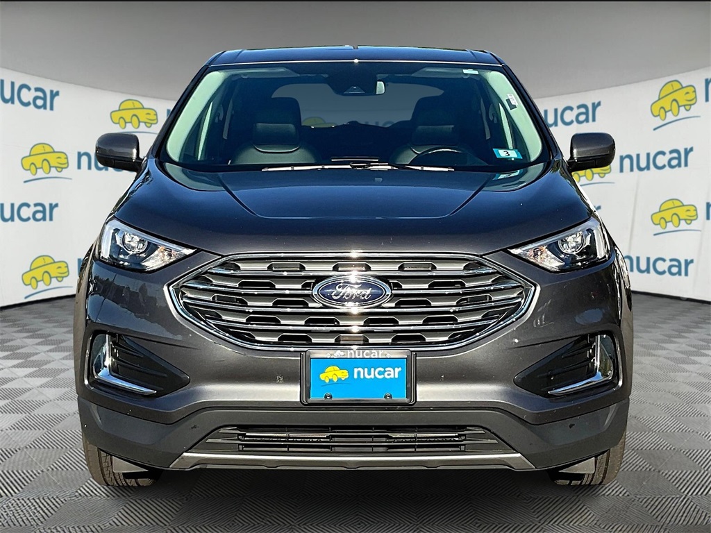 2022 Ford Edge SEL photo 2