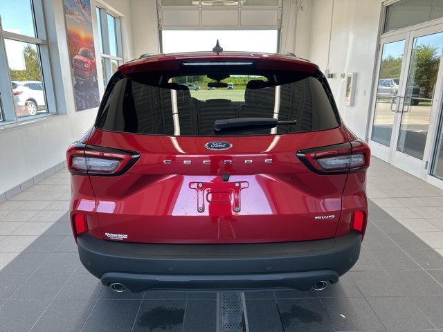 2025 Ford Escape ST-Line photo 6
