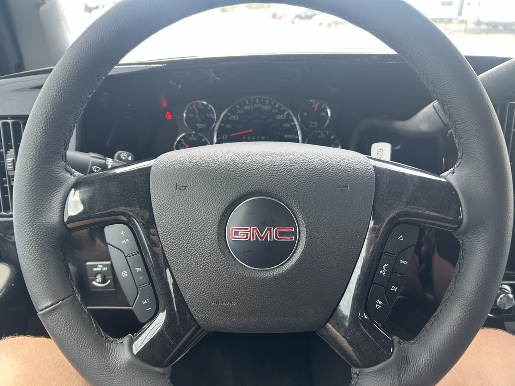 2025 Gmc Savana photo 11