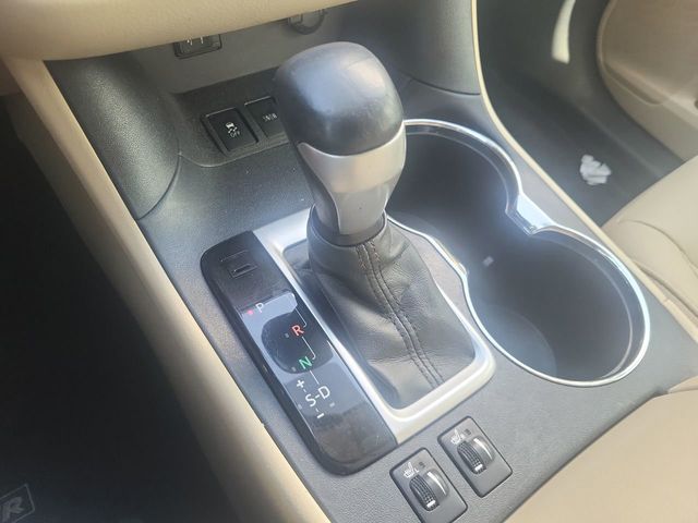 2016 Toyota Highlander XLE photo 21
