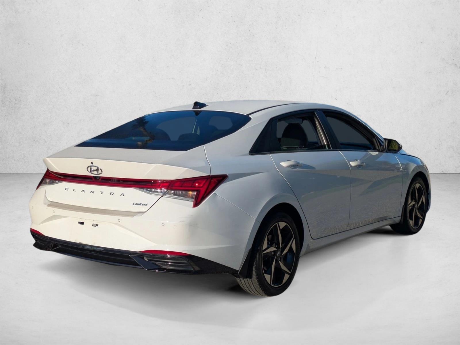 2023 Hyundai Elantra Limited photo 3