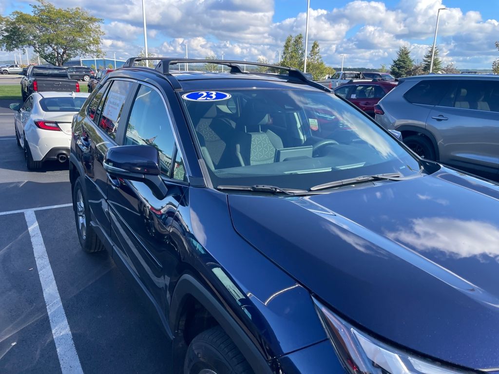 2023 Toyota RAV4 XLE photo 17