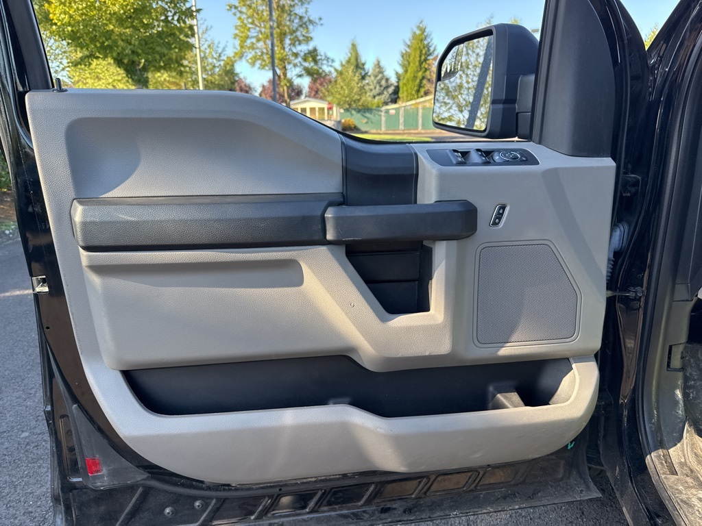 2017 Ford F-150 XL photo 16