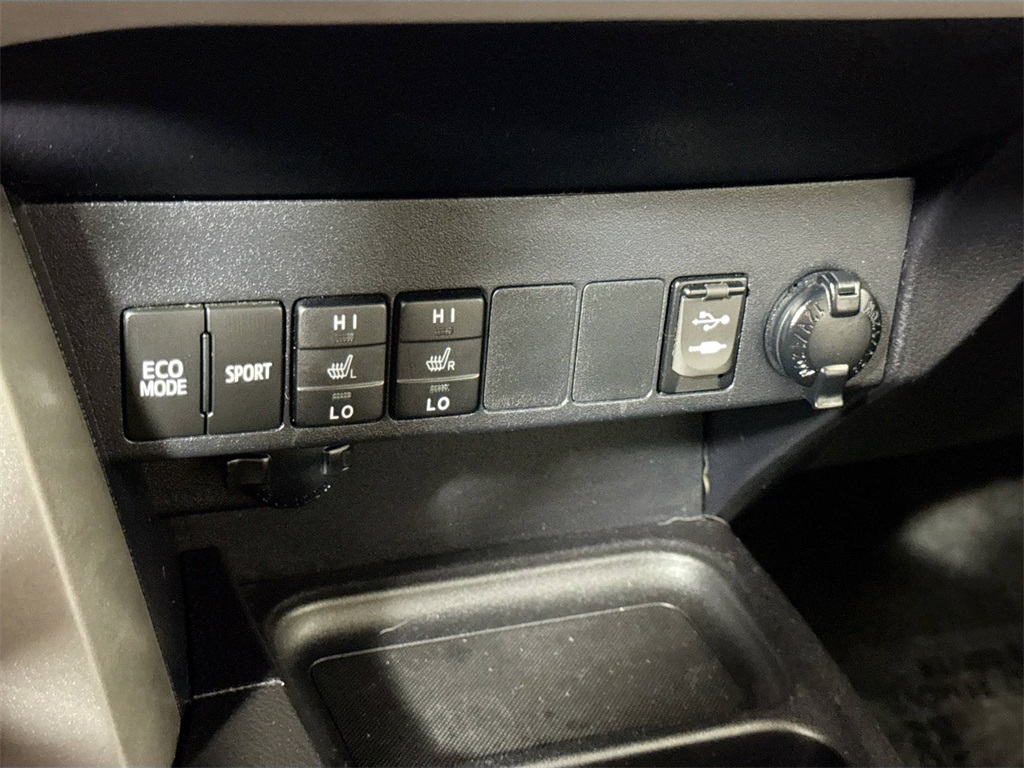 2017 Toyota RAV4 Limited photo 30