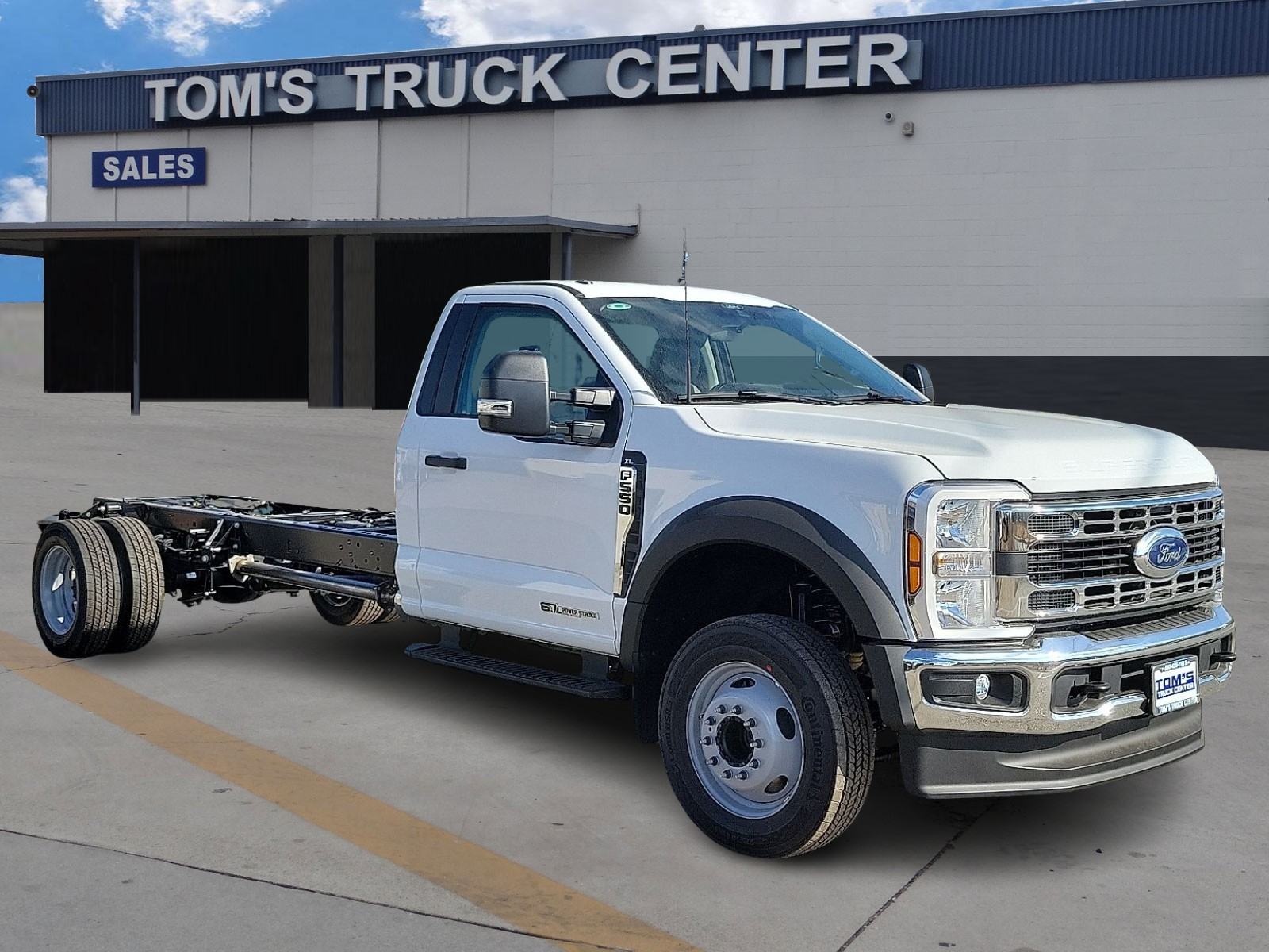 2026 Ford F-550 Super Duty Chassis Cab XL's photo
