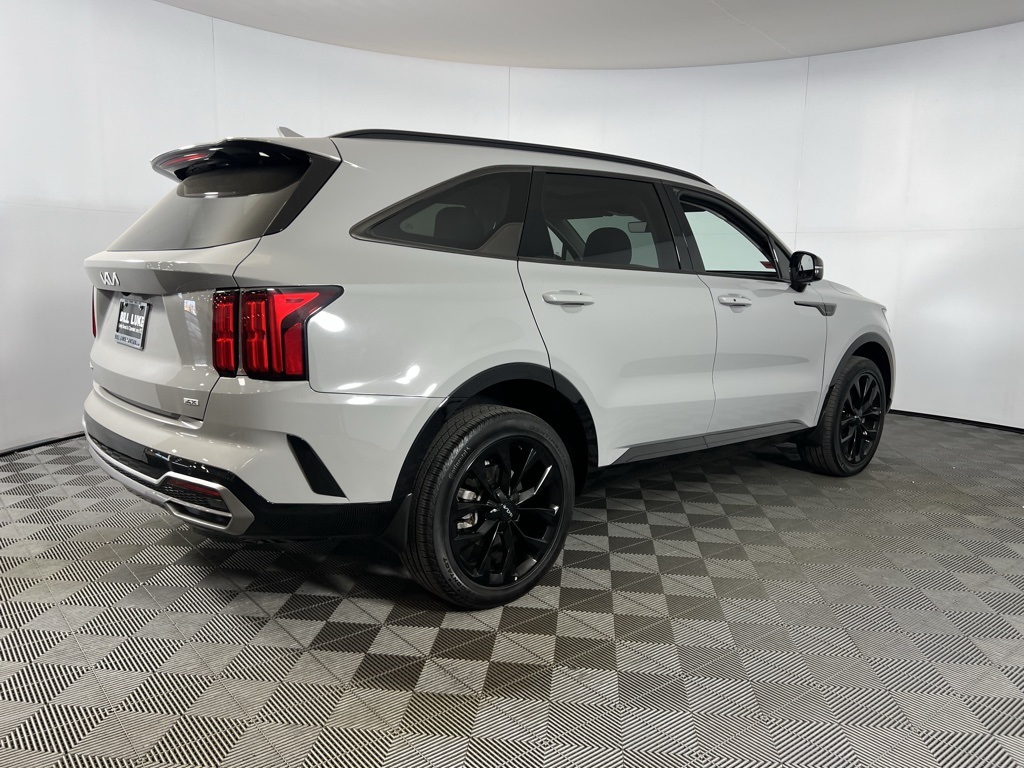 2023 Kia Sorento SX photo 2