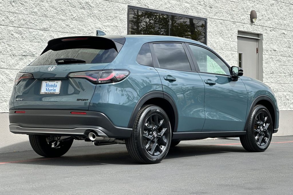 2025 Honda HR-V Sport photo 3