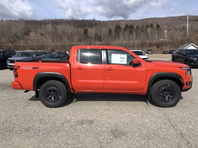 2025 Nissan Frontier PRO-4X photo 2