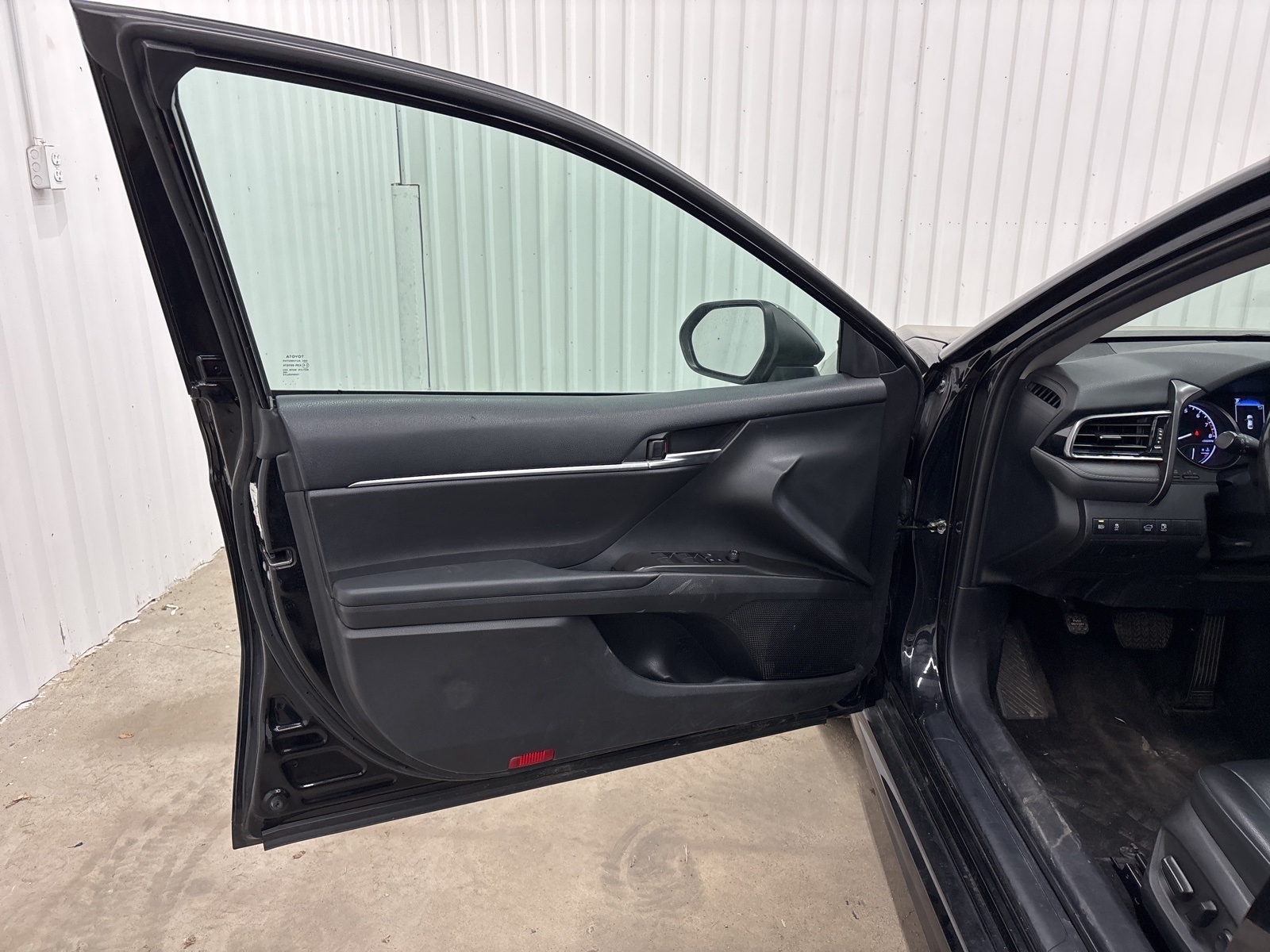 2022 Toyota Camry SE photo 18