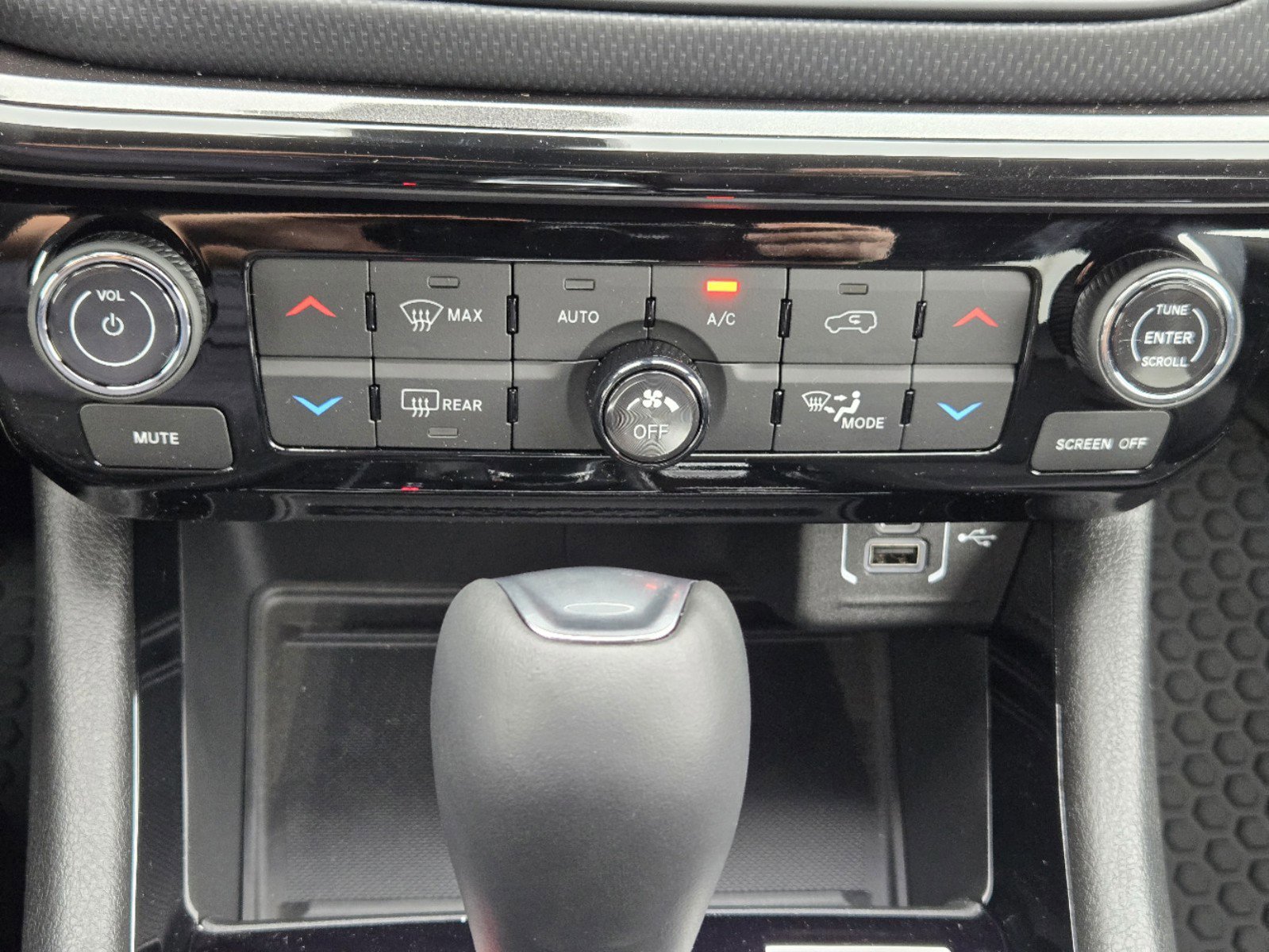 2025 Jeep Compass North Edition Latitude photo 13