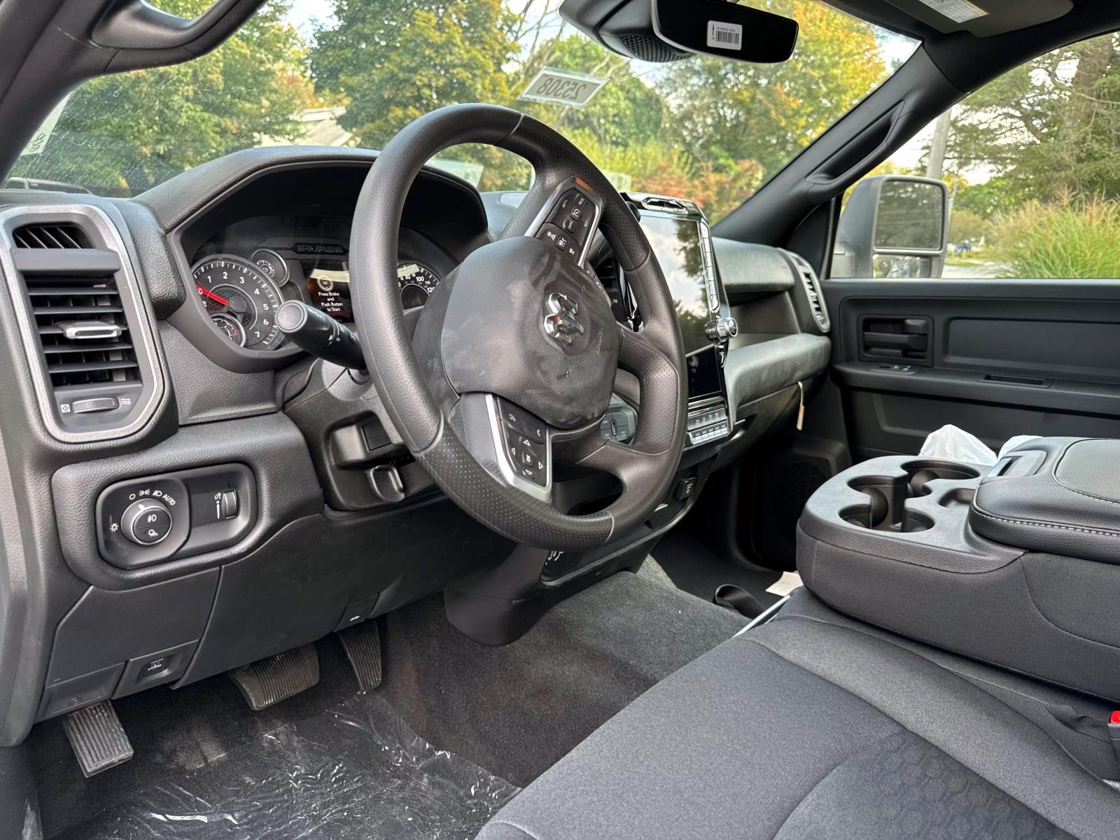 2025 Ram 2500 Tradesman photo 9