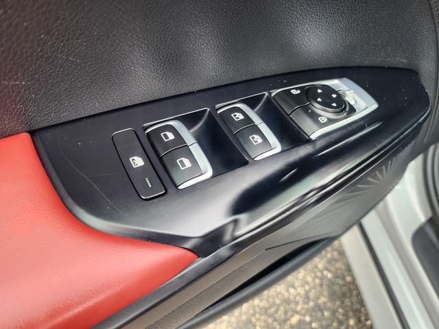 2022 Kia K5 GT-Line photo 13