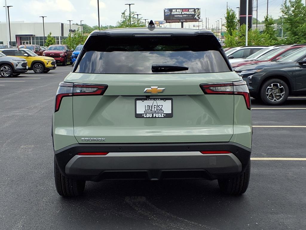 2026 Chevrolet Equinox LT photo 18