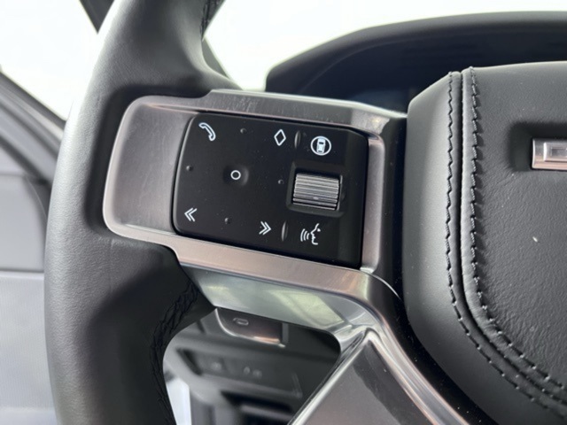 2025 Land Rover Discovery SE photo 11