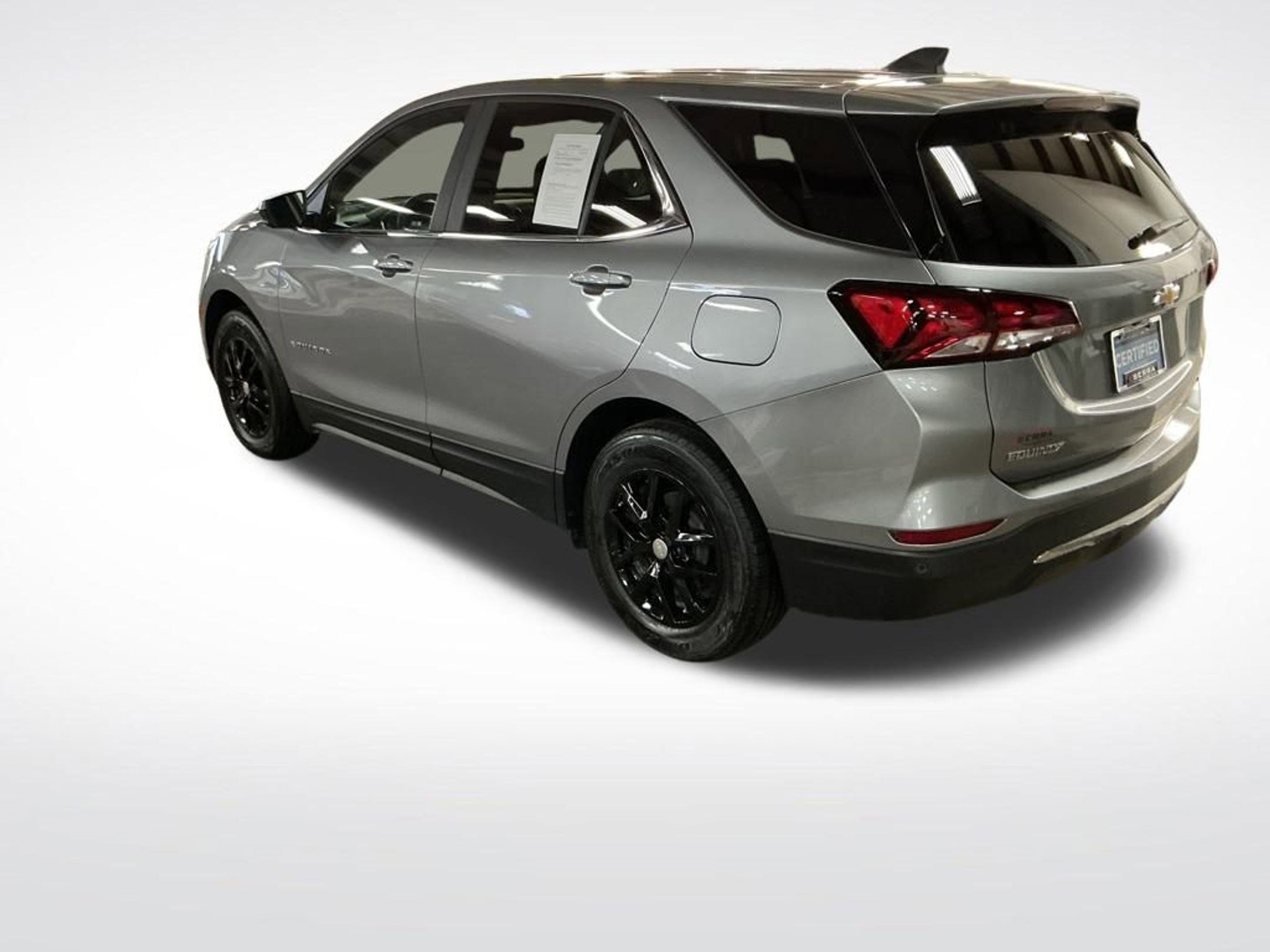 2024 Chevrolet Equinox LT photo 2