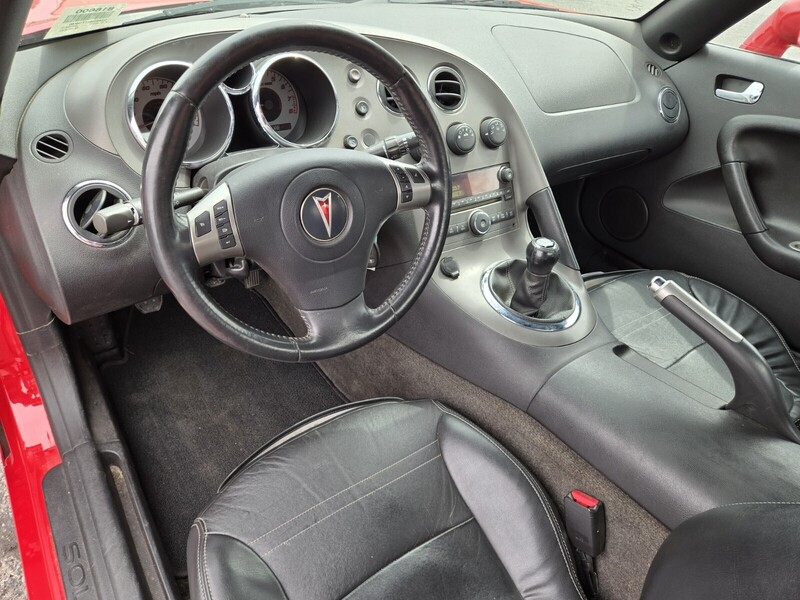 2007 Pontiac Solstice photo 8