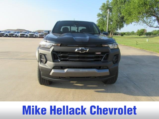 2026 Chevrolet Colorado Trail Boss photo 2