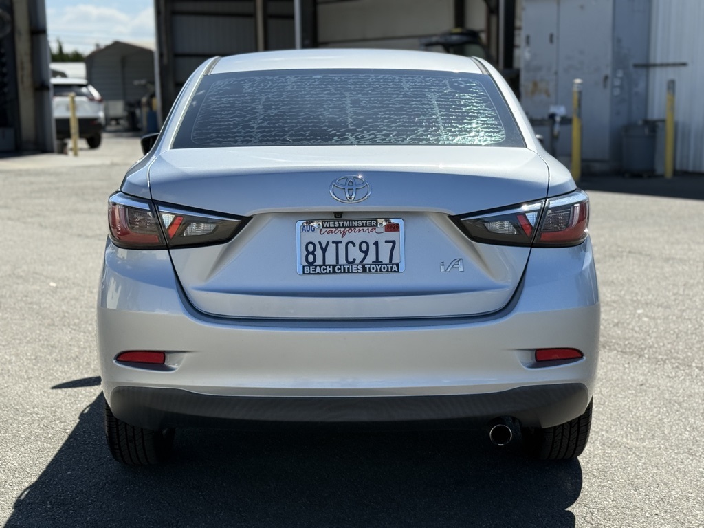 2017 Toyota Yaris iA Base photo 11
