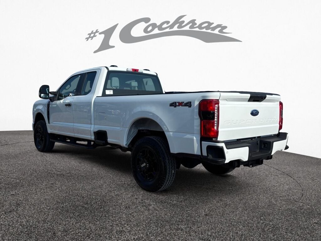 2025 Ford F-350 XL photo 4