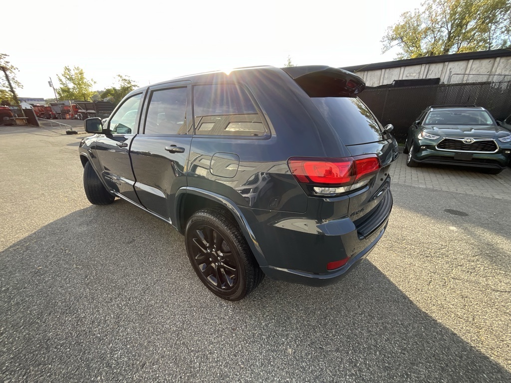 2018 Jeep Grand Cherokee Altitude photo 3