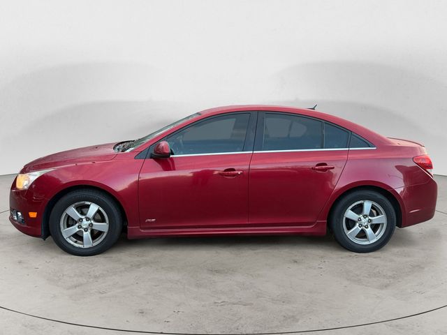 2011 Chevrolet Cruze LT photo 2