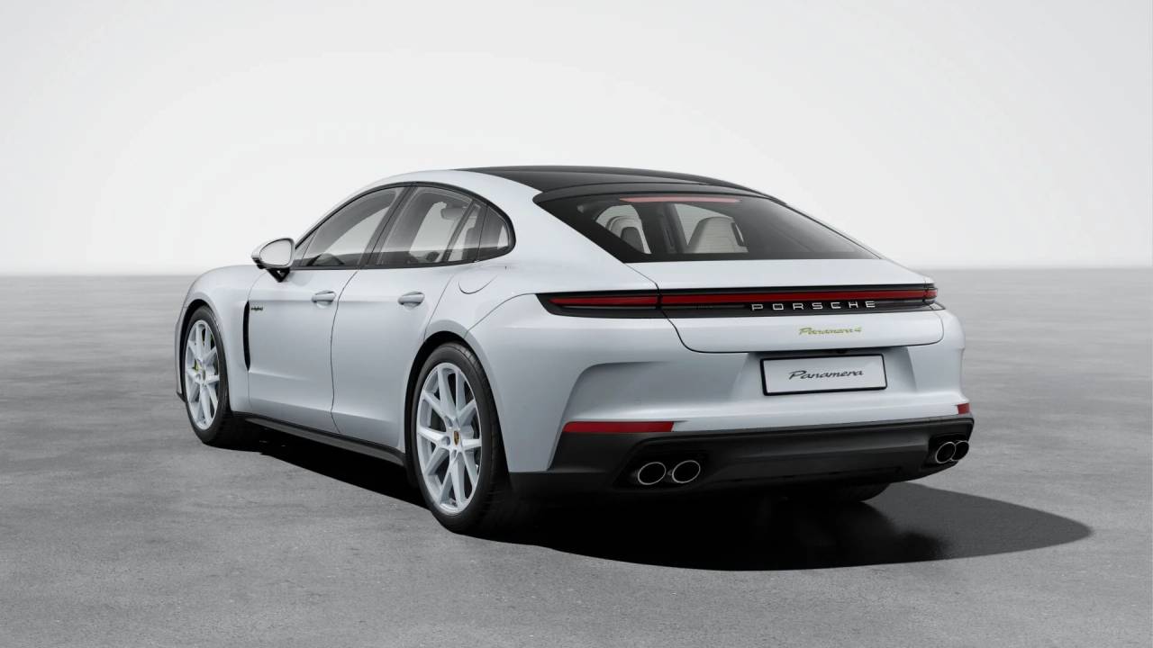 2026 Porsche Panamera 4 E-Hybrid photo 3