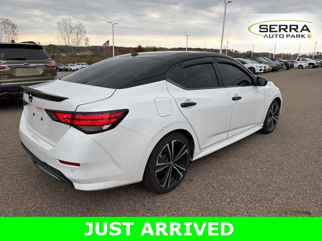 2022 Nissan Sentra SR photo 3
