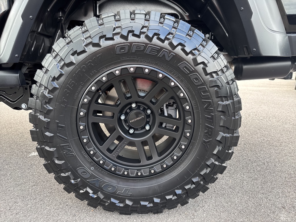 2020 Jeep Gladiator Sport photo 13