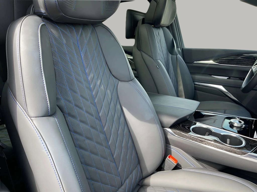 2025 Cadillac Escalade IQ Luxury photo 19