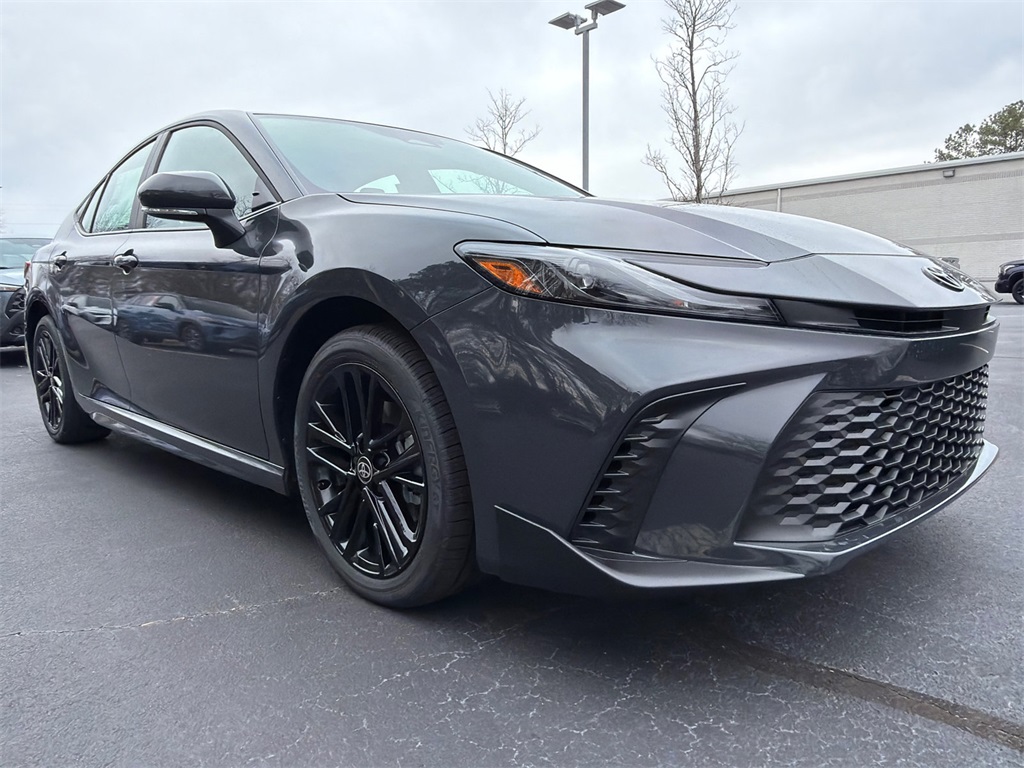 2026 Toyota Camry SE's photo