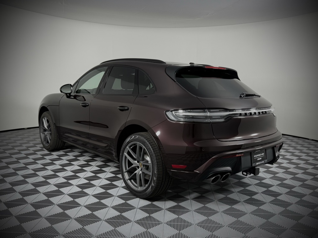 2025 Porsche Macan T photo 3