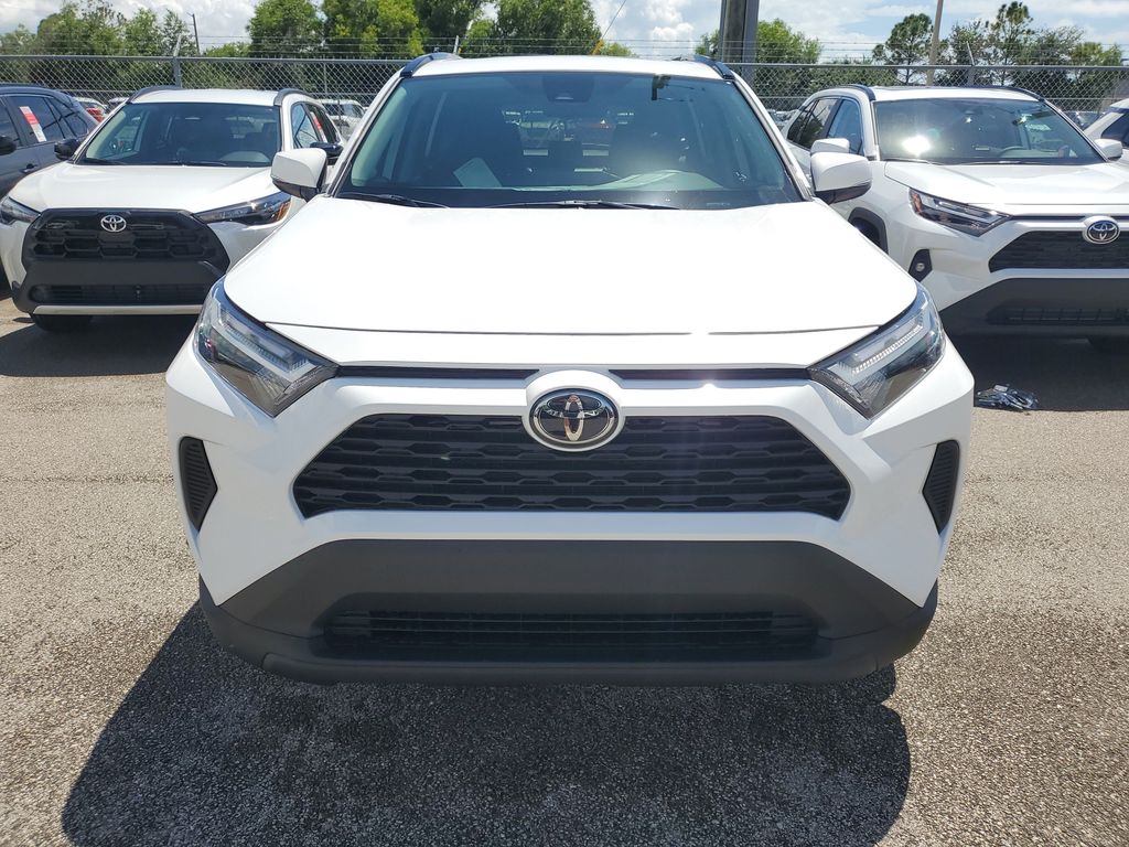 2025 Toyota RAV4 Hybrid XLE photo 2