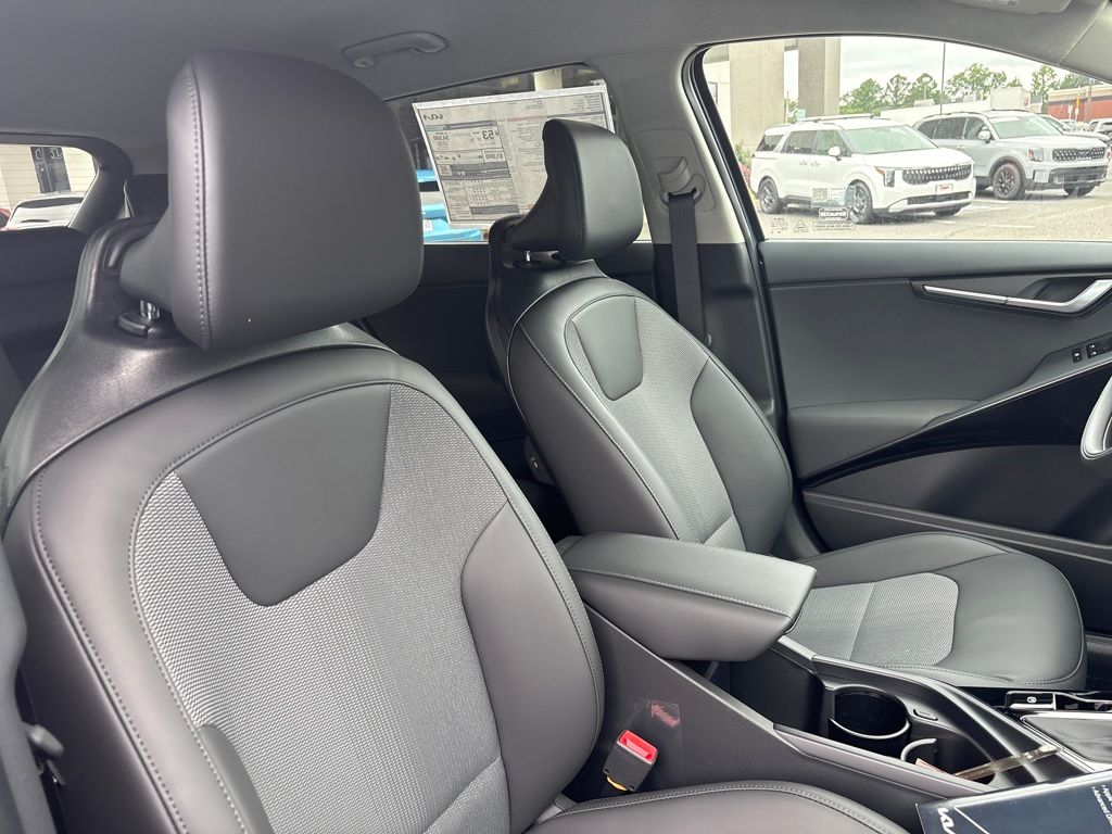2025 Kia Niro EX photo 29