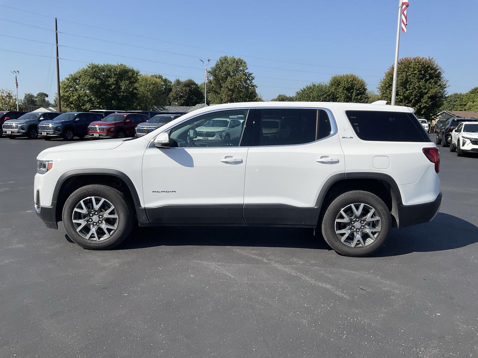 2023 Gmc Acadia SLE photo 3