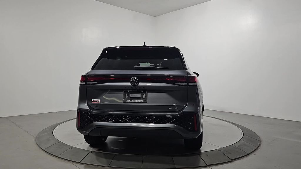 2025 Volkswagen Tiguan SE R-Line Black photo 4