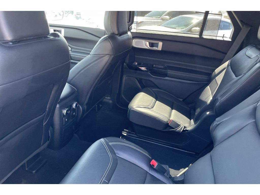 2023 Ford Explorer ST photo 13