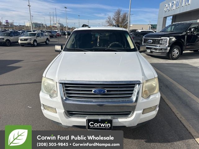 2010 Ford Explorer XLT photo 2