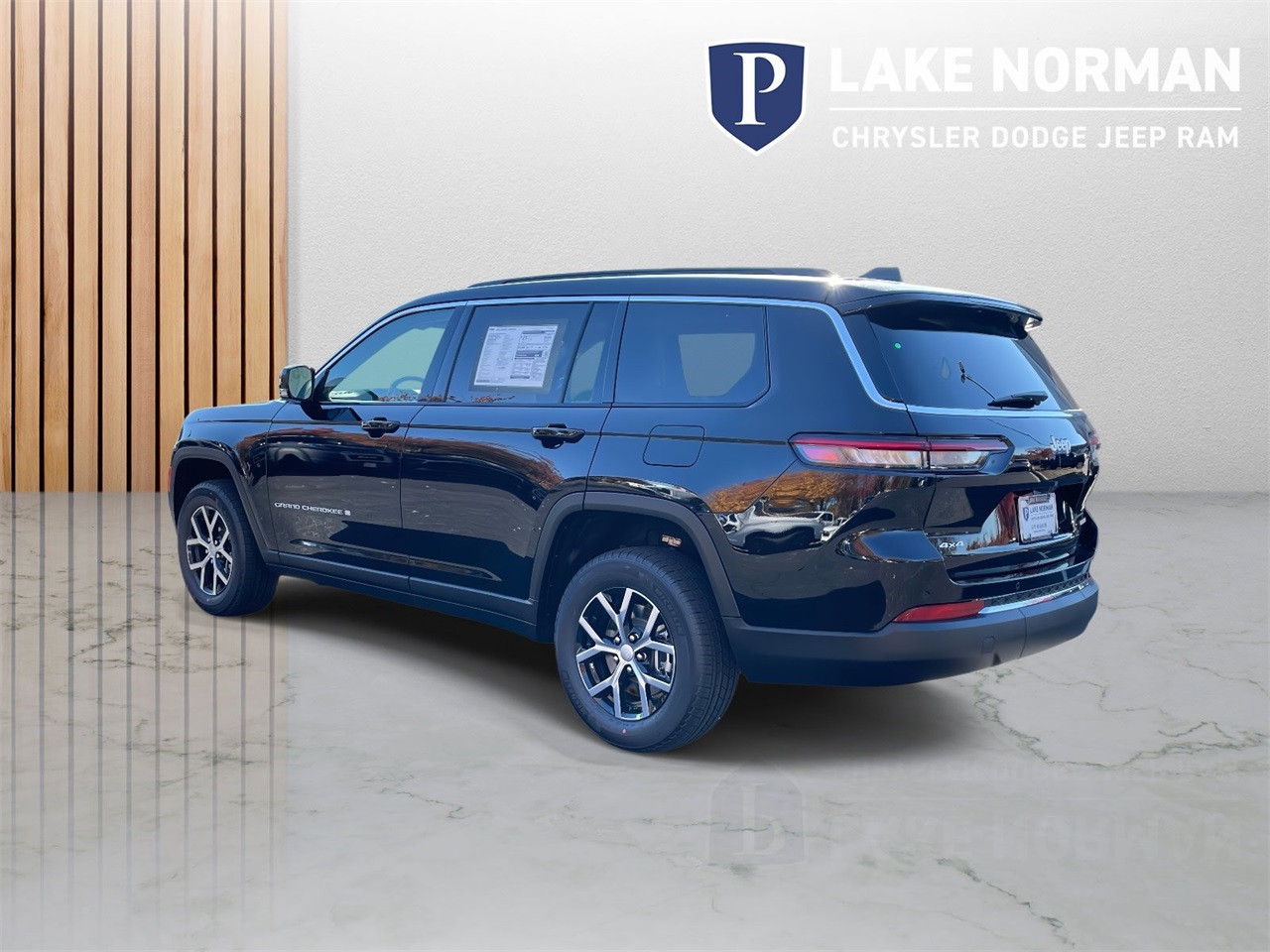 2025 Jeep Grand Cherokee Limited photo 3