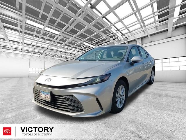 2025 Toyota Camry LE photo 8