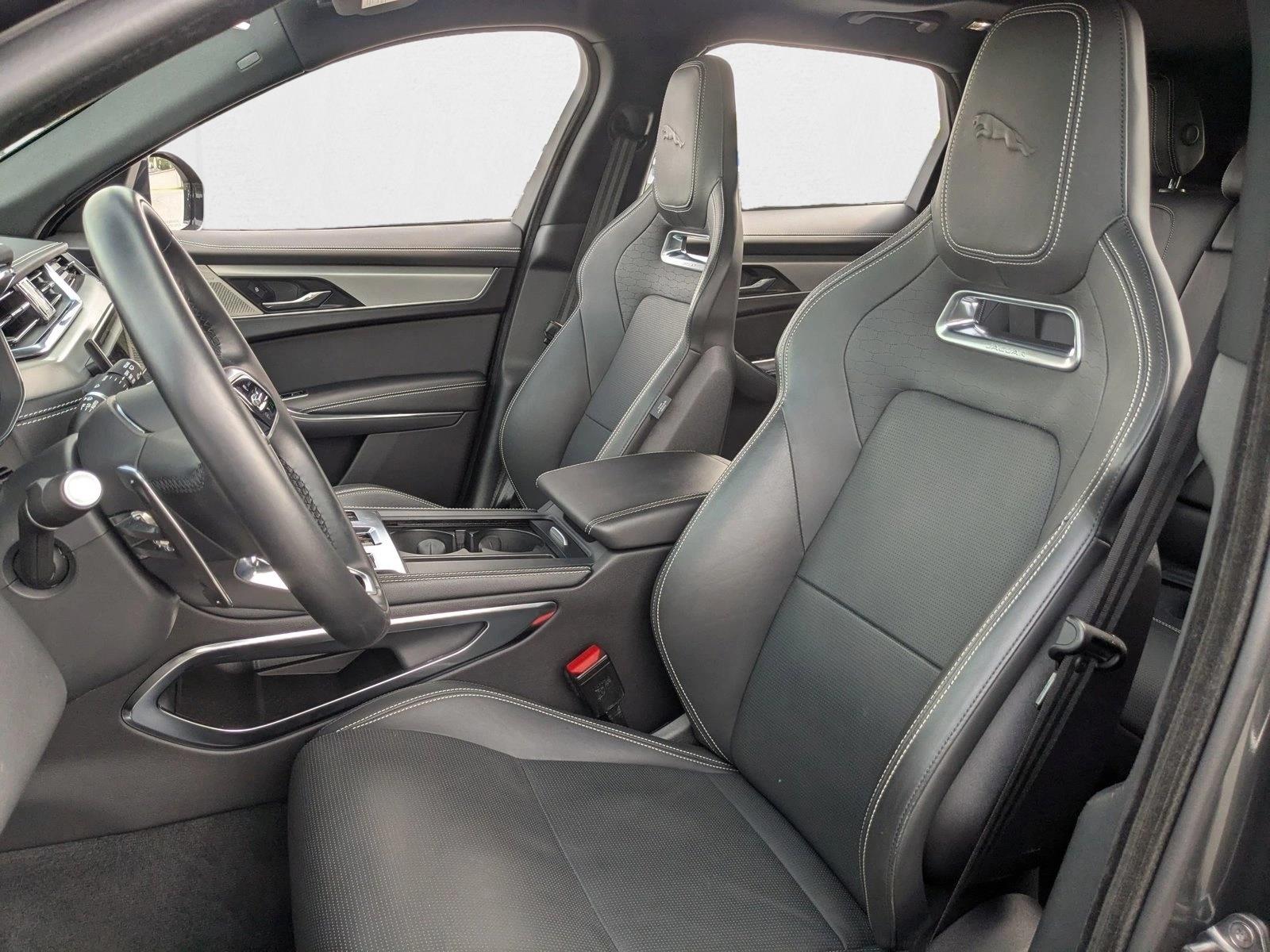 2024 Jaguar F-PACE P400 R-Dynamic S photo 11