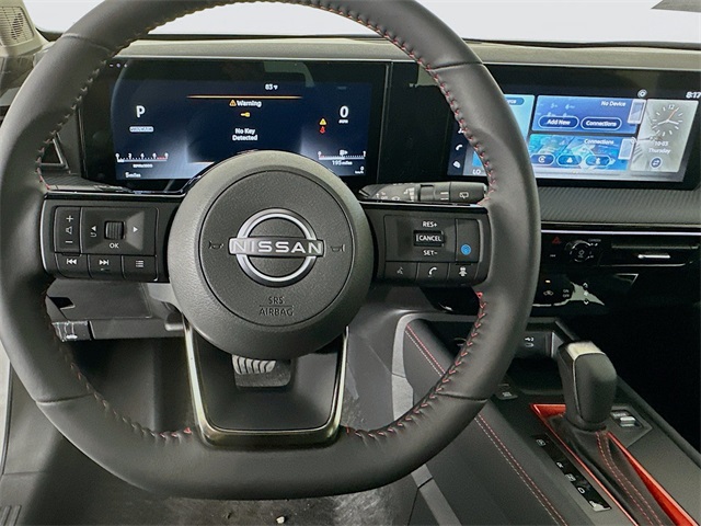 2025 Nissan Kicks SR photo 13