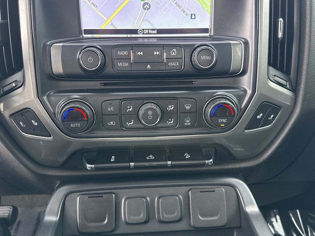 2018 Chevrolet Silverado 1500 LT photo 16