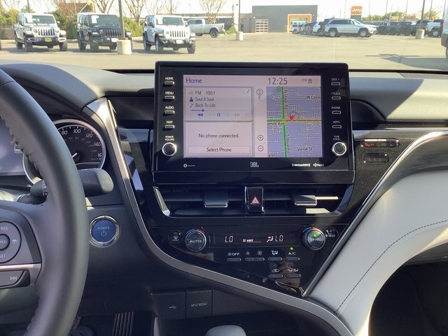 2023 Toyota Camry Hybrid XLE photo 16