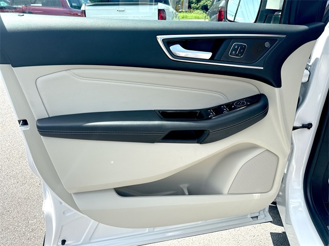 2019 Ford Edge Titanium photo 14