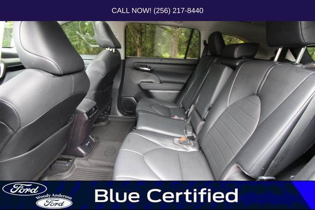 2021 Toyota Highlander XLE photo 29