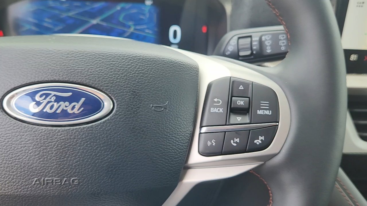 2025 Ford Explorer photo 11