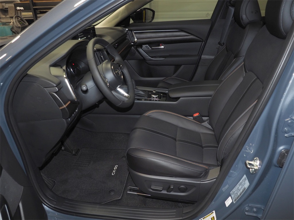 2026 Mazda CX-50 2.5 Premium Plus photo 2