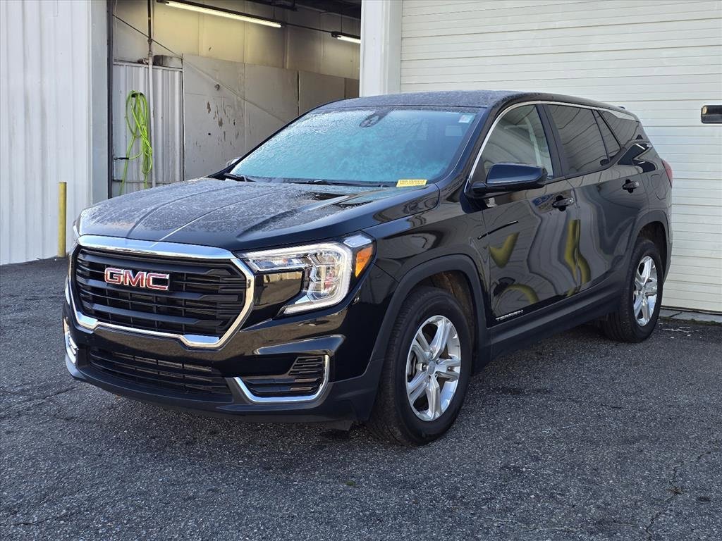 2024 GMC Terrain SLE's photo